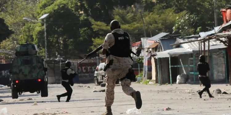 Conflito: Brasileiros são retirados do Haiti de helicóptero em meio a crise de violência