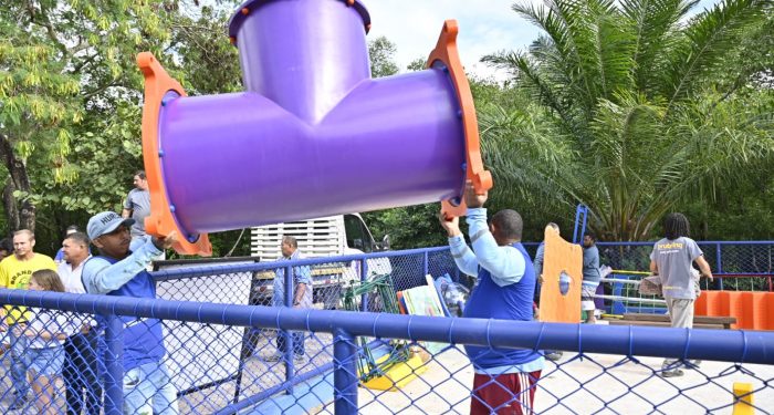 Vitória: Brinquedos chegam à Nova Palestina para instalação do 1º Parque Kids da região
