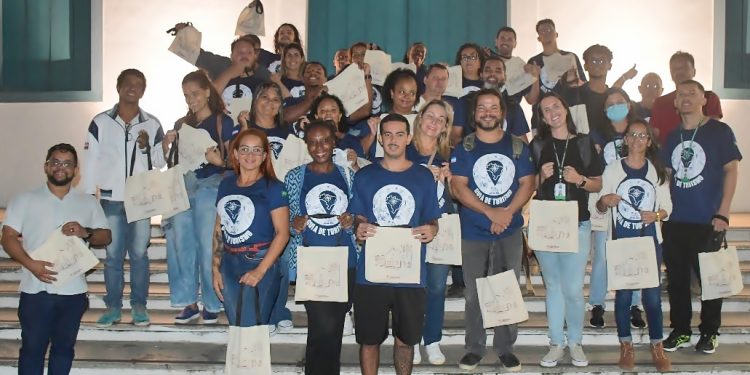 Anchieta: Alunos do Ifes Piúma visitam Santuário Nacional de Anchieta