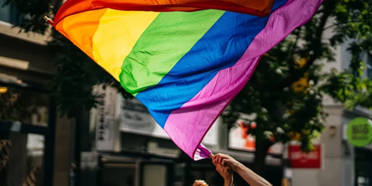 Mundo: Igreja Metodista Unida revoga proibição de 40 anos sobre clero LGBTQIA+