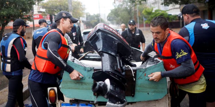 Solidariedade: Atletas brasileiros abandonam sonhos olímpicos para ajudar vítimas das enchentes
