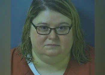 EUA: Enfermeira é condenada à prisão perpétua por matar pacientes com insulina