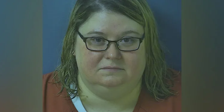 EUA: Enfermeira é condenada à prisão perpétua por matar pacientes com insulina