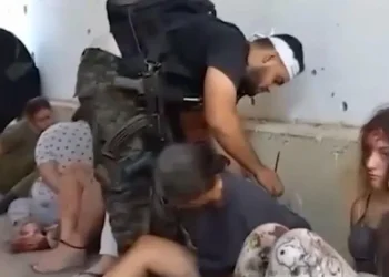 Oriente Médio: Novo vídeo mostra sete mulheres israelenses em cativeiro do Hamas