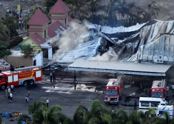 Índia: Incêndio em fliperama mata pelo menos 24 pessoas