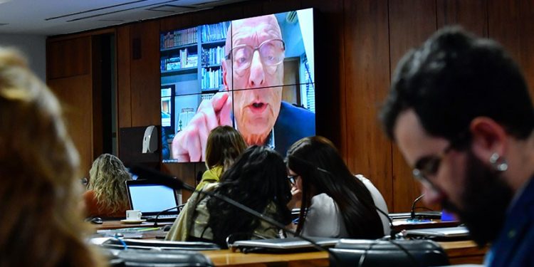 Polêmica: Parlamentares garantem que PEC não privatiza praias