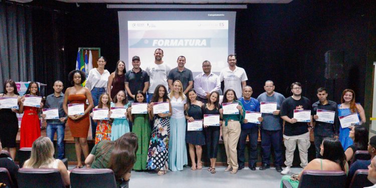 Piúma: Prefeitura forma mais de 60 alunos do programa Qualificar ES