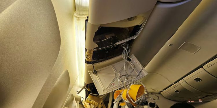 Turbulência: Um morto e dezenas de feridos em voo para Cingapura