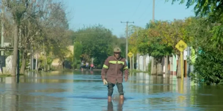 Uruguai: Inundações devastadoras deixam milhares de desabrigados