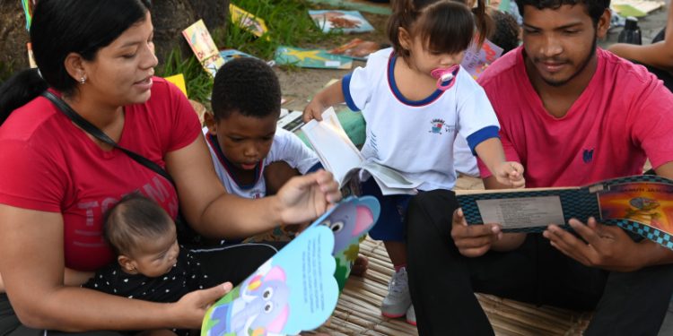 Vitória: Projeto educacional “Pé de Livro” inspira paixão pela leitura em crianças