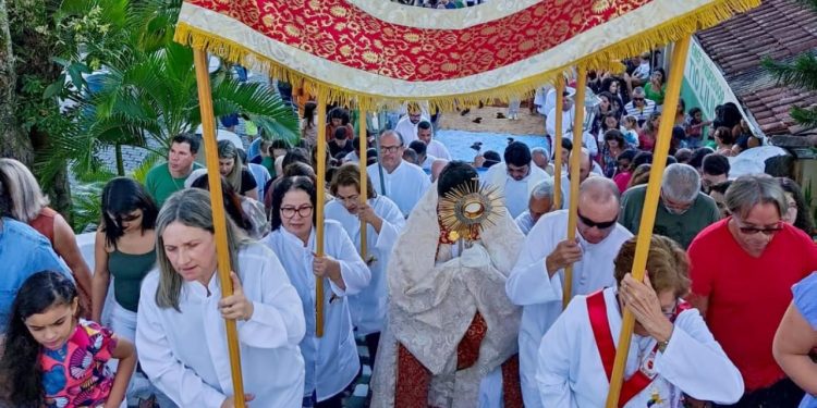 Anchieta: Celebração de Corpus Christi com fé e tradição