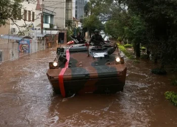 Fake News: Militares dão ‘alarme falso’ de evacuação em Canoas e são afastados do Exército