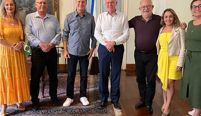 Alfredo Chaves: Prefeitura e Estado discutem obras de infraestrutura no município