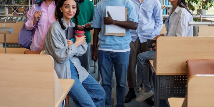 Espírito Santo: Inscrições para 1 mil vagas do Nossa Bolsa 2024/02 terminam nesta quinta (27)