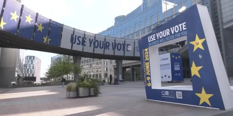 União Europeia: Extrema direita avança em votação do Parlamento Europeu