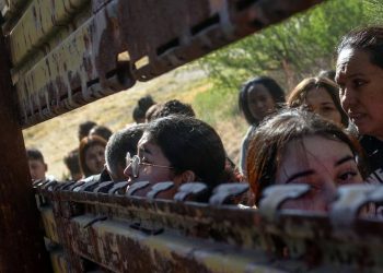 Proibição de Asilo: Prisões de migrantes caem na fronteira entre EUA e México