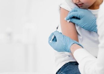 Guarapari: Vacinação contra a dengue para crianças de 10 a 14 anos continua