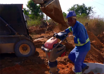 Marataízes: Obras de saneamento da Lagoa do Meio em pleno andamento