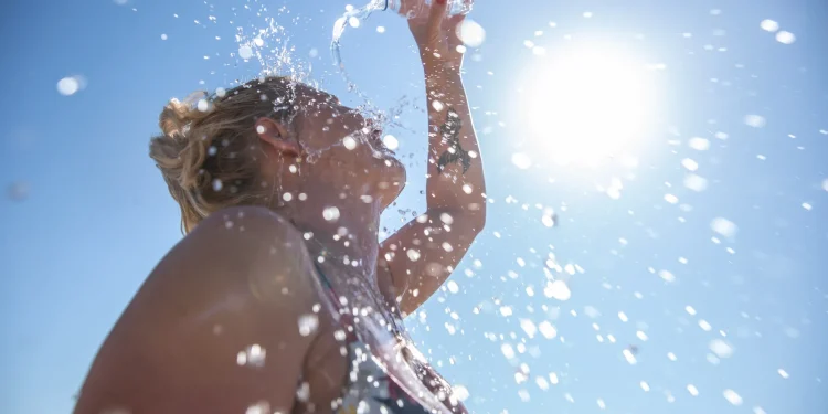 Clima: Como se proteger durante uma onda de calor sufocante