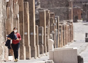 Pompeia: Arqueólogos encontram esboços de gladiadores feitos por crianças