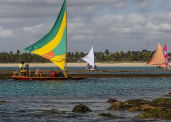 Congresso: Projeto prevê acesso restrito em 10% das praias de cada município