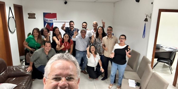 Priorizando a Satisfação do Cliente: Re/Max Mar Azul Excelência Através de Treinamentos Contínuos