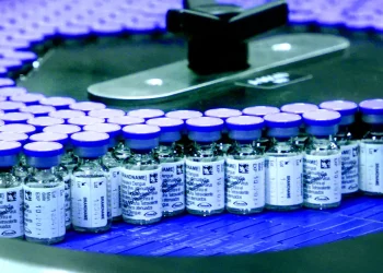 Dengue: Saúde amplia vacinação por causa de doses próximas do vencimento