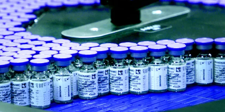 Dengue: Saúde amplia vacinação por causa de doses próximas do vencimento