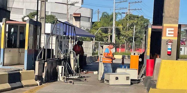 Espírito Santo: Governo do Estado inicia remoção das cabines da Terceira Ponte