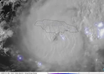 Furacão Beryl: Tormenta chega ao México perto de praias turísticas nesta sexta (5)