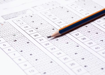 ES: Mais de 700 vagas em concursos e seleções com salários de até R$ 21 mil