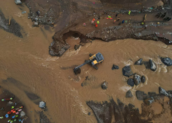 Índia: Número de mortos em deslizamentos de terra sobe para 151