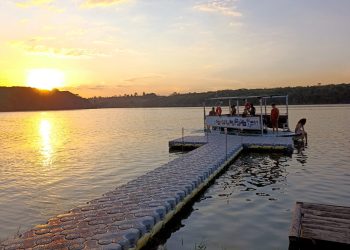 Anchieta: Dois píeres flutuantes trazem novas oportunidades para a Lagoa de Mãe-Bá