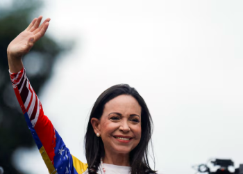 Venezuela: Oposição busca acabar com 25 anos de poder socialista na votação de domingo