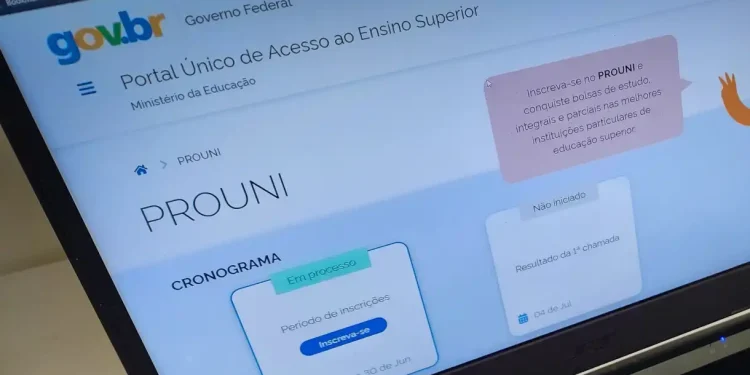 Golpe: Site falso do Prouni cobrava taxa na inscrição e ameaçava estudantes