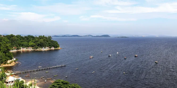 Brasil: Senado adia votação de projeto que garante acesso público a praias