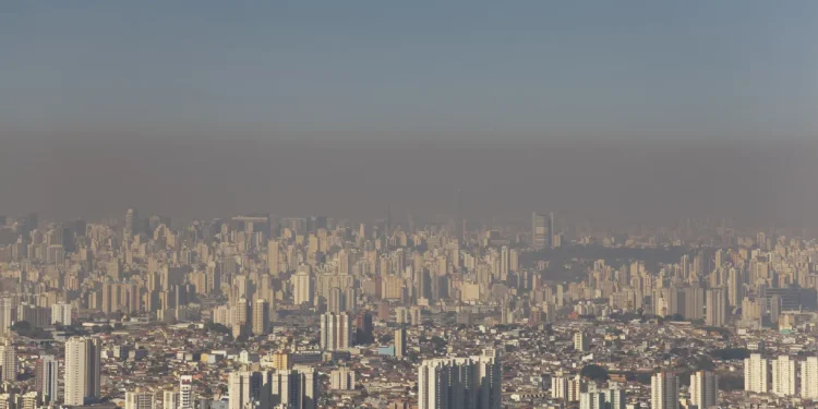 Meio Ambiente: Quase toda a população brasileira respira ar poluído