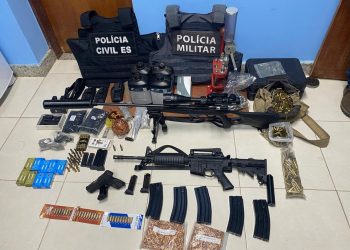 Alfredo Chaves: Operação conjunta da PC e PM apreende fuzil e pistola