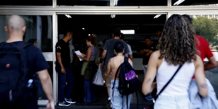 Enem dos Concursos: Candidato que não identificou cartão de respostas será eliminado