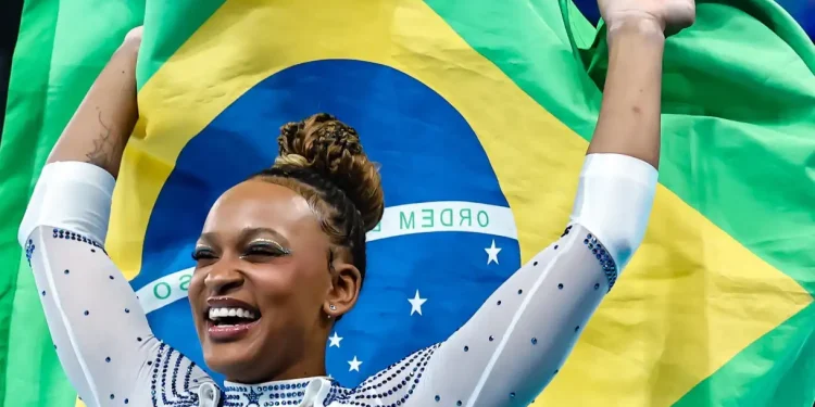 Paris 2024: Rebeca Andrade se iguala a Torben e Scheidt como maiores medalhistas do Brasil