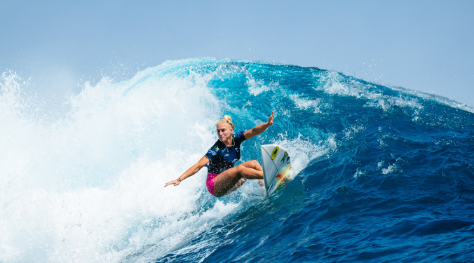 Mundial de Surfe: Tati Weston-Webb é vice-campeã em Fiji e garante vaga na final