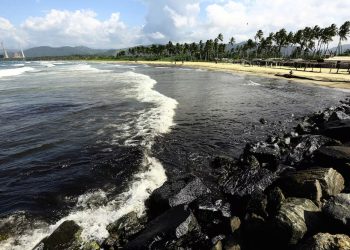 Venezuela: Vazamento de óleo é registrado na costa caribenha do país