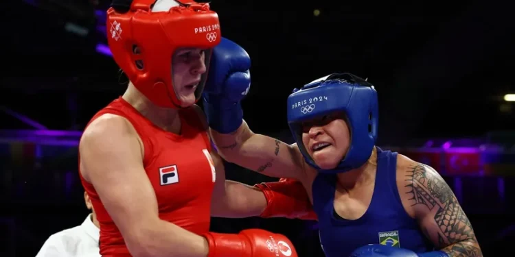 Paris 2024: Bia Ferreira vence no Boxe e garante medalha