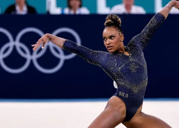 Paris 2024: Final do individual geral da ginástica artística com Rebeca e Flávia na disputa