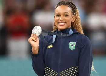 Paris 2024: Saiba quanto Rebeca Andrade receberá pela medalha de prata no individual geral