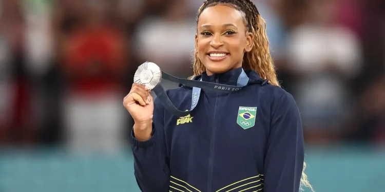Paris 2024: Saiba quanto Rebeca Andrade receberá pela medalha de prata no individual geral