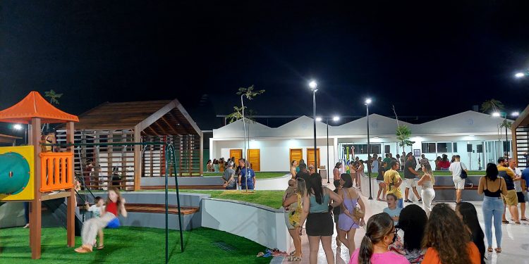Anchieta: Prefeitura inaugura praça e autoriza obra em Alto Pongal
