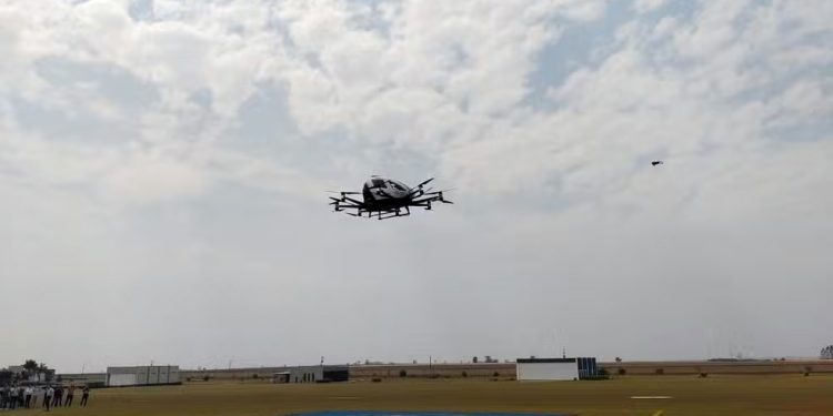 Ciência: Primeiro voo experimental de ‘carro voador’ no Brasil é realizado no interior de SP