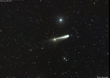 Astronomia: “Cometa do século” passa pela Terra e será visível a olho nu