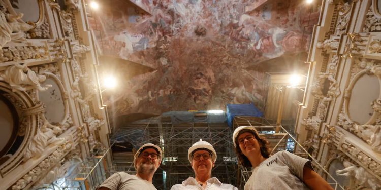 Espanha: Mãe e filha treinam bactérias para restaurar afrescos de igreja